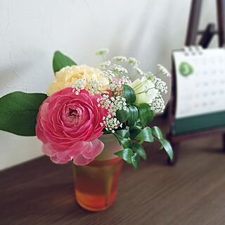 棚/花のある暮らし/結婚式のお花/小さな花瓶で可愛らしく/春を楽しむ♪...などのインテリア実例 - 2020-03-15 07:24:13