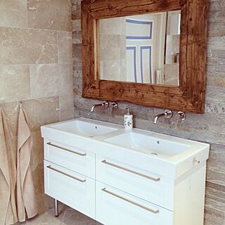 バス/トイレ/Drift wood mirror/Sink/Slate feature wall/Marble tilesのインテリア実例 - 2012-12-16 18:51:12