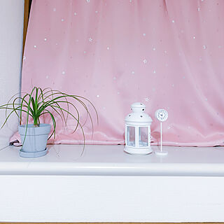 ピンクとグレー/時計のある風景/IKEAランタン/寝室の窓辺/賃貸インテリア...などのインテリア実例 - 2020-09-27 21:39:27