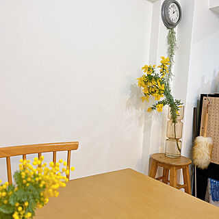 IKEAの時計/ウィンザーチェア/ハイスツール/木製スツール/お花のある暮らし...などのインテリア実例 - 2023-03-03 14:37:10