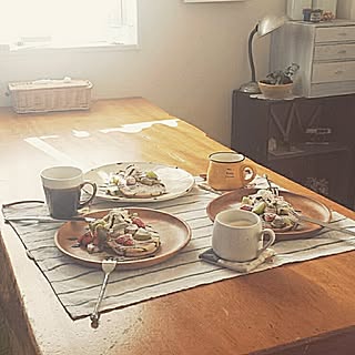 部屋全体/朝食/インスタと同じ写真/ダイニングテーブル/ダイニングテーブルは旦那の祖父の手作りのインテリア実例 - 2015-01-12 10:21:20