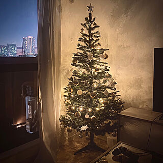 壁/天井/クリスマスツリー180cm/クリスマスディスプレイ/クリスマスツリー/クリスマスのインテリア実例 - 2023-11-26 19:56:39