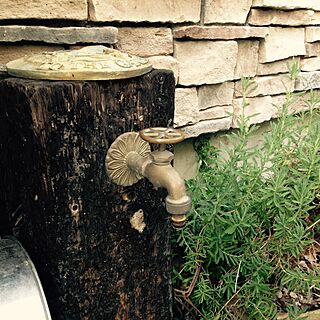 玄関/入り口/枕木水栓/DIY/ジャービス/模擬石...などのインテリア実例 - 2016-04-28 08:03:45