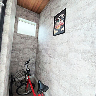 壁/天井/絵を飾る/自転車置き場/自転車は屋内に/コンクリート風壁紙...などのインテリア実例 - 2023-03-05 11:22:34