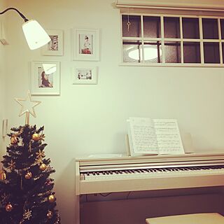 リビング/ヤマハ電子ピアノ/窓枠DIY/クリスマス/DIY...などのインテリア実例 - 2016-12-17 19:45:58