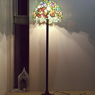 ☆ステンドグラスの光がお部屋を灯す 卓上照明 ナイトランプ 卓上照明