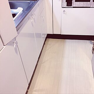 部屋全体/システムキッチン/フローリング貼り/わんこと暮らす家/ブログ更新しました♡...などのインテリア実例 - 2017-02-03 19:33:15