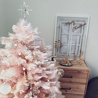 リビング/クリスマス/Francfranc/ピンクのクリスマスツリー/窓枠風ポスターのインテリア実例 - 2021-12-02 10:40:16