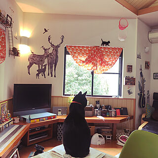 食卓に乗る猫/ねこのいる風景/白キジのん/黒猫ミースケ/机のインテリア実例 - 2021-03-26 07:23:48