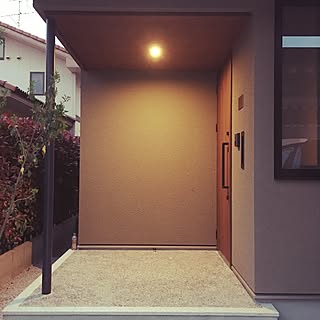 玄関 玄関ポーチライトのおしゃれなインテリアコーディネート レイアウトの実例 Roomclip ルームクリップ