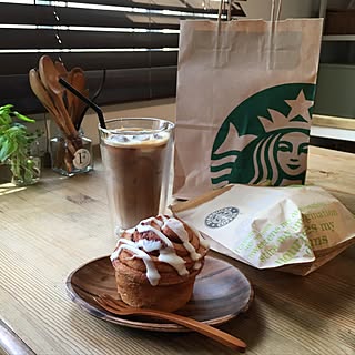 机/木製カトラリー/アイスカフェオレ/シナモンロールが大好き/STARBUCKS COFFEE...などのインテリア実例 - 2016-07-20 10:05:46