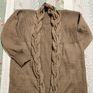 ハンドメイド/カーディガン/棒針編み♡/冬の編み物は作ってても暖かくて良いですね/机のインテリア実例 - 2022-11-26 19:12:29