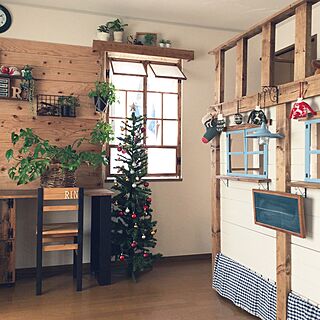 部屋全体/クリスマスツリー/窓枠DIY/机DIY/椅子DIY...などのインテリア実例 - 2015-12-01 14:10:29
