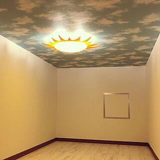 壁/天井/小屋裏部屋/IKEA/太陽のシーリングライト/空の壁紙...などのインテリア実例 - 2016-11-19 23:08:56