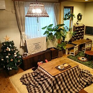 こたつ/コンテストに参加します♡/クリスマスツリー/リビング/同じような写真でごめんなさい...などのインテリア実例 - 2015-12-15 14:50:10