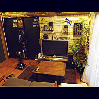 部屋全体/こたつ天板DIY/ニトリ/板壁DIY/いいね＆フォローありがとうございます♪...などのインテリア実例 - 2017-12-01 12:14:21