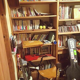 部屋全体/ギターハンガー/楽器のある部屋/本棚/椅子DIY...などのインテリア実例 - 2015-11-01 08:09:21