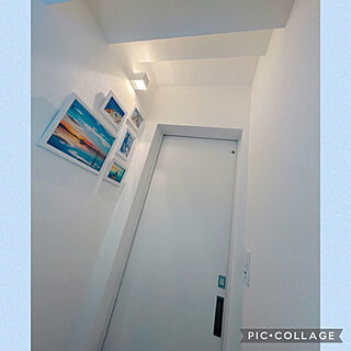 ブルーの写真/写真の飾り方/アートのある暮らし/階段下のトイレ/インテリアカラー...などのインテリア実例 - 2022-08-11 20:50:39
