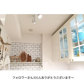 いつもいいねやコメありがとうございます♡/画用紙/吊り戸棚/スポットライト/壁紙屋本舗...などのインテリア実例 - 2016-02-20 11:20:12