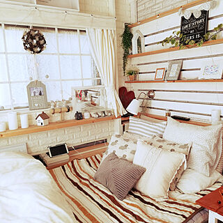 ベッド周り/夫婦の寝室/ホワイトインテリアに憧れる/棚DIY/ベットヘッドDIY...などのインテリア実例 - 2021-04-03 12:26:55