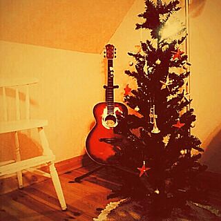 部屋全体/ギターでも弾きますか‼︎/カフェ風目指して...☆/クリスマス/クリスマスツリー♪...などのインテリア実例 - 2014-11-18 21:14:59