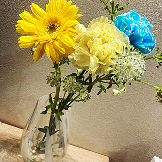 フラワーベース ガラス/花瓶/お花を飾る/お花のある暮らし/ブルーが好き♡...などのインテリア実例 - 2021-07-09 18:49:11