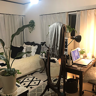 間接照明/ホワイトグレー/ZARA HOME/海外インテリア/観葉植物...などのインテリア実例 - 2019-03-19 02:38:14