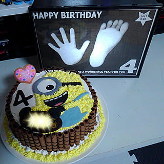 誕生日ケーキ ミニオンのおしゃれなアレンジ 飾り方のインテリア実例 Roomclip ルームクリップ 誕生日ケーキ ミニオンのおしゃれなアレンジ 飾り方のインテリア実例 Roomclip ルームクリップ