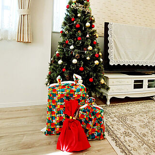 リビング/クリスマス/クリスマスプレゼント/クリスマスツリー180cm/サンタさんからのプレゼント...などのインテリア実例 - 2022-12-24 23:18:11
