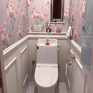 バス/トイレ/ヨーロッパのお家/花柄の壁紙/タオルハンガー/トイレットペーパーホルダー...などのインテリア実例 - 2017-06-12 14:39:20