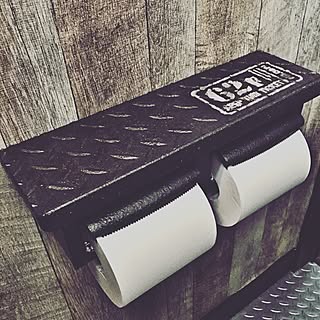 さび塗装/さびさび/トイレットペーパーホルダー/トイレリメイク/鉄板柄フロアマット...などのインテリア実例 - 2016-05-15 18:23:54