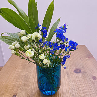ブルーの花瓶/ブルーの花/花束/母の日/机のインテリア実例 - 2021-05-10 16:06:34