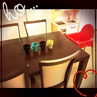 赤/IKEAのベビーチェア/IKEAのマグカップ/ダイニングテーブル&チェア/IKEA 購入品...などのインテリア実例 - 2014-10-06 08:52:38