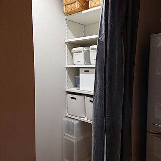 キッチン/パントリー収納/間仕切りカーテン/無印良品 収納/IKEA RISATORPのインテリア実例 - 2020-02-08 00:43:54