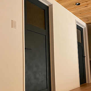 部屋全体/2階廊下/モスグリーンのドアのインテリア実例 - 2024-05-24 22:15:46