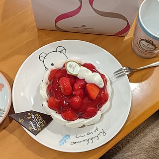 買ってよかったもの/誕生日ケーキ/いちごタルト/いちご飴/お出かけ...などのインテリア実例 - 2023-05-23 22:16:25