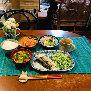 塩鯖と貝割れ菜＆胡瓜/冷奴/糸コンと人参の明太子シリシリ/豚汁/和食♡...などのインテリア実例 - 2020-03-31 19:59:42