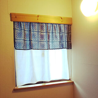 壁/天井/古い中古物件/カーテンを変えてみた。/窓枠DIY/salut!の1000円カーテン！のインテリア実例 - 2019-04-12 16:55:04