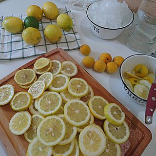 レモン/レモンシロップ仕込み中/キッチン/切ったレモンを並べただけ/しただけ...などのインテリア実例 - 2016-07-02 17:30:19