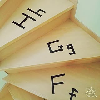 女性の、2LDK、家族住まいの「玄関/入り口」についてのインテリア実例