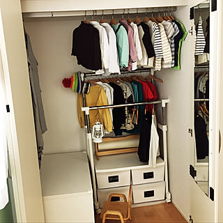 女性の、2LDK、家族住まいの「棚」についてのインテリア実例