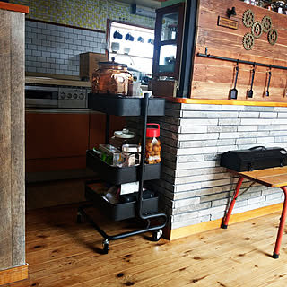 キッチン/山善バスケットトローリー/丸鋼でアイアンバー♪/歯車オブジェ/キッチンカウンターDIY...などのインテリア実例 - 2019-03-11 12:46:44