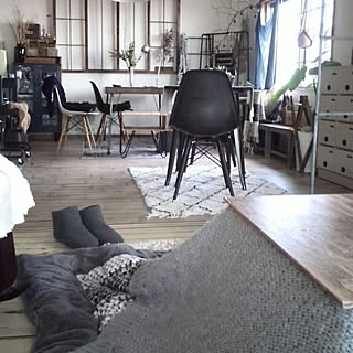 部屋全体/カインズ こたつ布団/上掛けニット/窓枠風DIY/冬支度♡...などのインテリア実例 - 2017-10-31 07:33:10