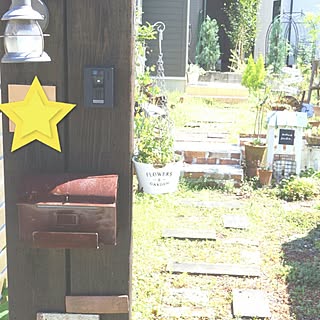 玄関/入り口/グランドカバー/ヒメイワダレソウ/枕木/自作アプローチ/サビサビなポスト...などのインテリア実例 - 2015-07-19 09:51:30