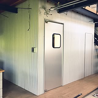 壁 天井 ガルバリウム波板のインテリア実例 Roomclip ルームクリップ