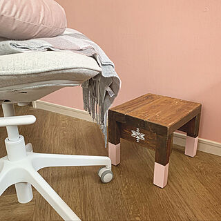 スツールDIY/足置き台/ピンクの壁/スツールをリメイク/IKEAの椅子...などのインテリア実例 - 2022-04-26 08:40:42