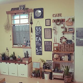 部屋全体/一人暮らし/賃貸/サボテン❤︎/男前もかわいいも好き♡/窓枠に雑貨...などのインテリア実例 - 2015-04-08 14:53:35