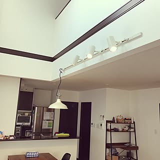 シンプルインテリア/吹き抜けペンダントライト/ダクトレール/モノトーン/照明...などのインテリア実例 - 2017-03-19 23:44:56