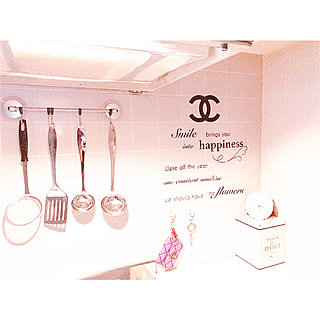 キッチン/CHANEL/ウォールステッカー/100均/目指せ♡nail salonroom♡...などのインテリア実例 - 2017-09-07 15:50:51
