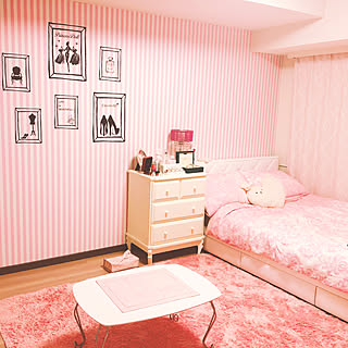 ダマスク柄 ピンクの壁のインテリア実例 Roomclip ルームクリップ